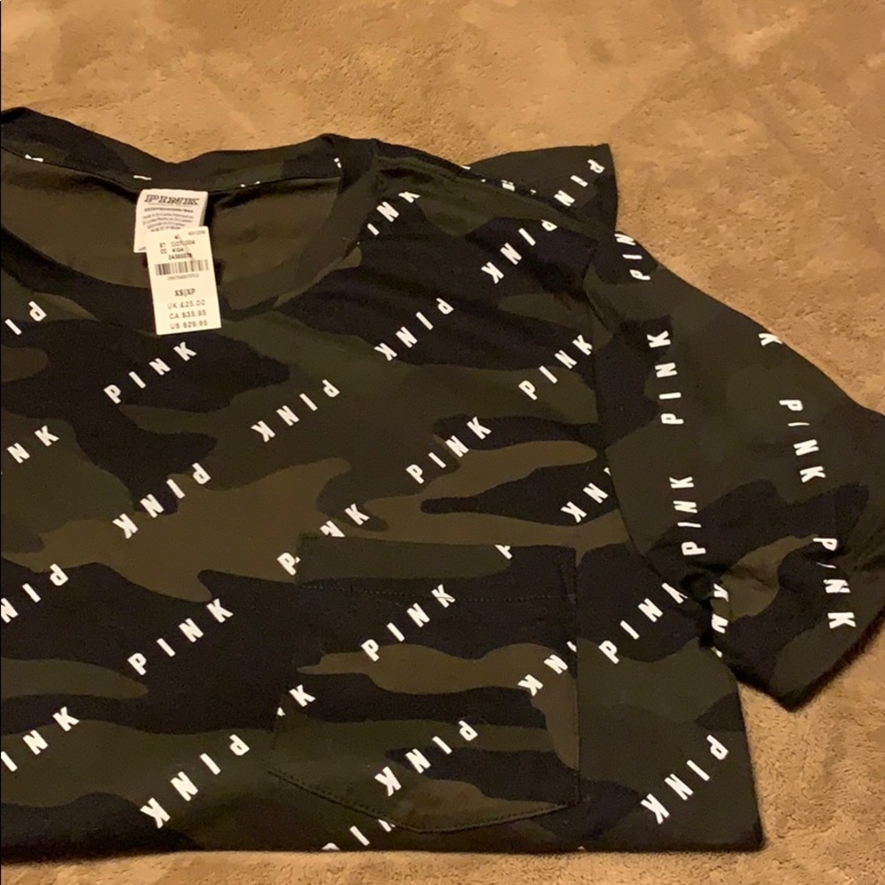 Full length camo logo t shirt